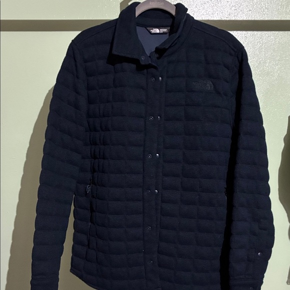 The North Face Men's Navy blue Puffer Jacket like new 🆕 - Picture 2 of 4